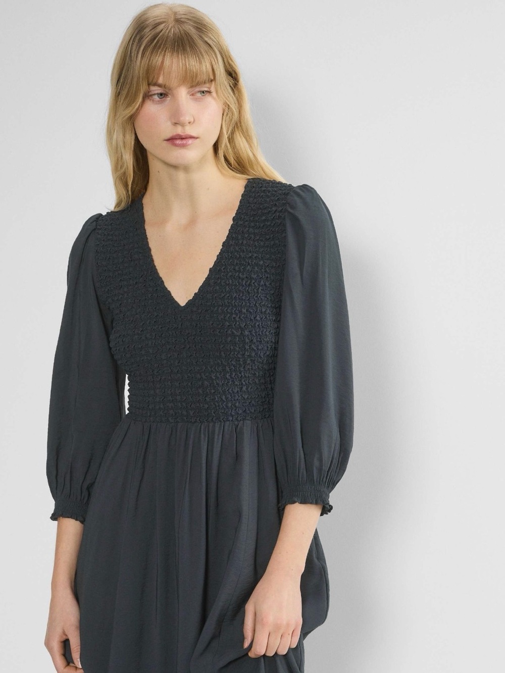Aritzia Wilfred Hart Dress Dark Night Navy Smocked Midi Puff Sleeve M